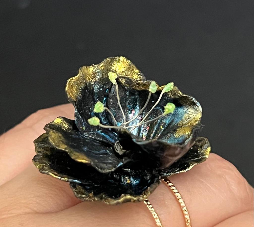 VictoriaFeliz7's tweet photo. Must Watch! Textured Amazing Flowers from Polymer Clay. https://t.co/tczw2vgJ19 via @YouTube https://t.co/oZKNxtDSSl