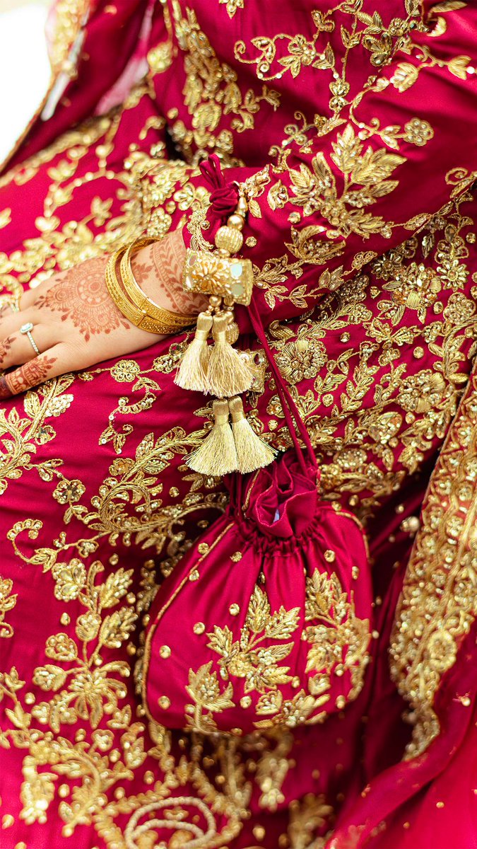 kaaghazkephool's tweet photo. Red bridal always a win #nikahdetails https://t.co/KygBZRr9X4