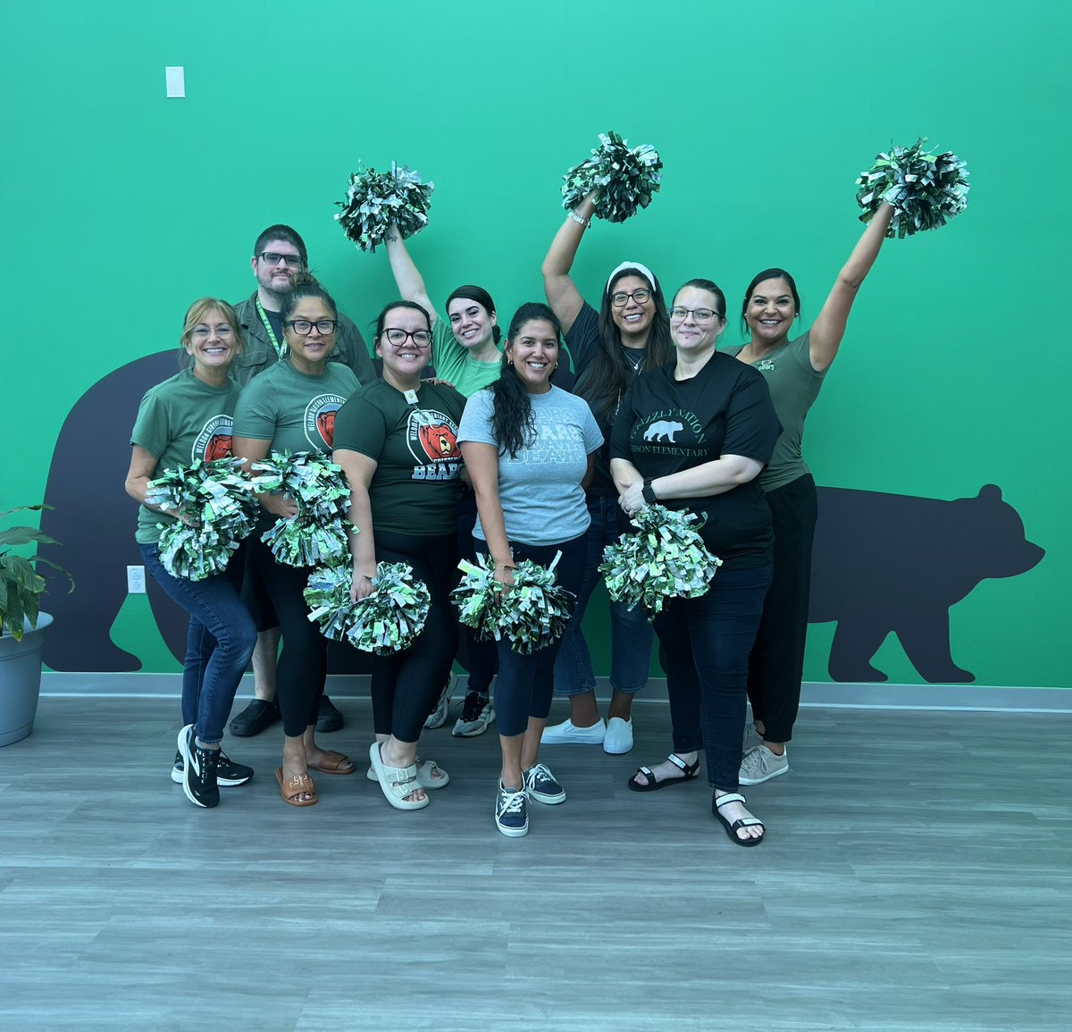 GibsonCCISD's tweet photo. 1st Saturday Quest in the books! We are so grateful to have some of our rocking staff come to support our Grizzlies continued learning 🐻💚 @CCISD #CCISDLearningQuest https://t.co/rQvFIjdIiB