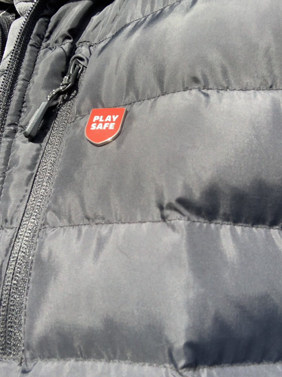 LeafieldAFC's tweet photo. Despite no game today, we are delighted to be supporting the #faplaysafe campaign in partnership with the @NSPCC.
Football is a game for everyone 🤝
Watch. Talk. Listen. Act #footballforall
Sponsored by @blackandgoldsmortgages ⚫️🟡 https://t.co/vZVop2Q2c9