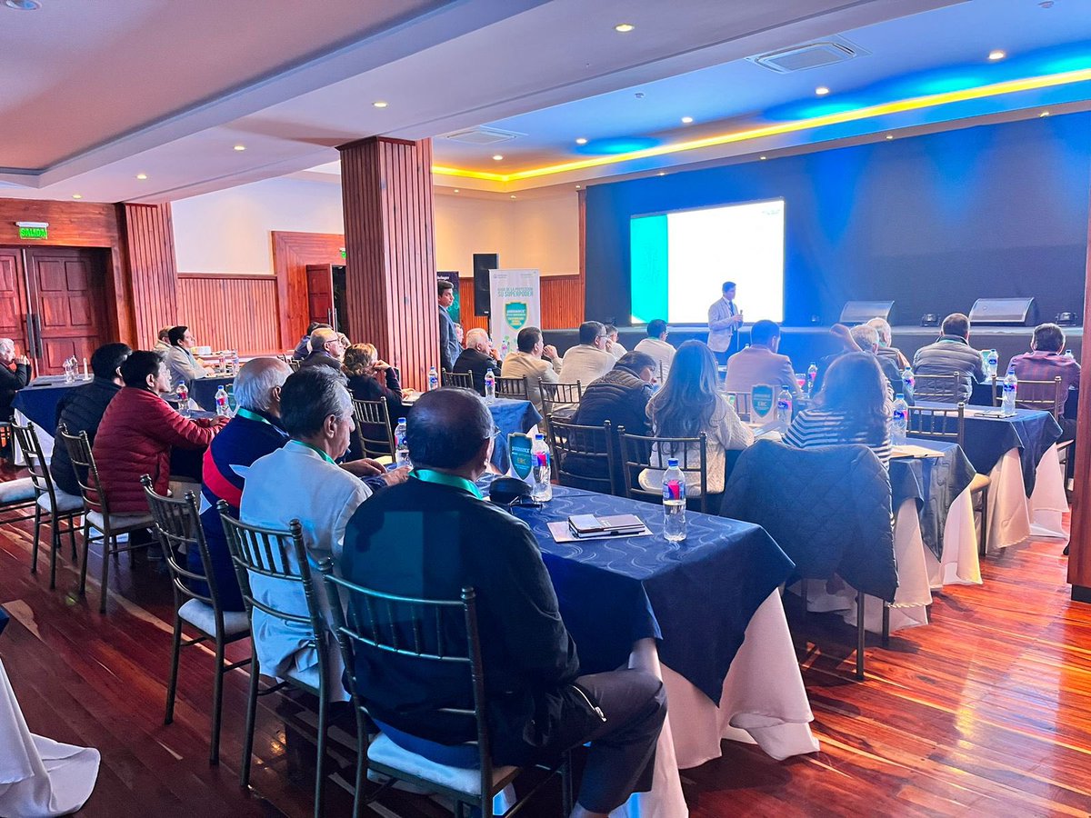 DARIOJIMENEZEC's tweet photo. Iniciamos una excelente jornada científica en enfocados en nuevas estrategias de NEFROprotección. Muchas gracias por el soporte de Boehringer a nuestra Sociedad Ecuatoriana de Nefrología. Ahora dirigidos a educar a médicos de atención primaria. Todos somos SEN https://t.co/E6FD0GBLxU