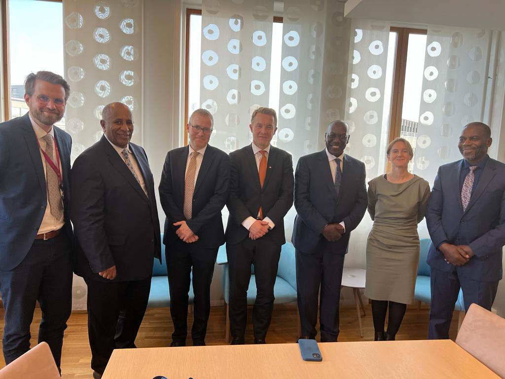 RJMECsouthsudan's tweet image. In Oslo, @RJMECsouthsudan, Chairperson Amb. @MajGenGituai briefed the Deputy Minister of Foreign Affairs of the Royal Norwegian government, H.E. Mr. Andreas Motzfeldt Kravik @akravik79 and the Norwegian Special Envoy for Sudan and South Sudan, H.E. Amb. Jon Anton Johnson. 1/3