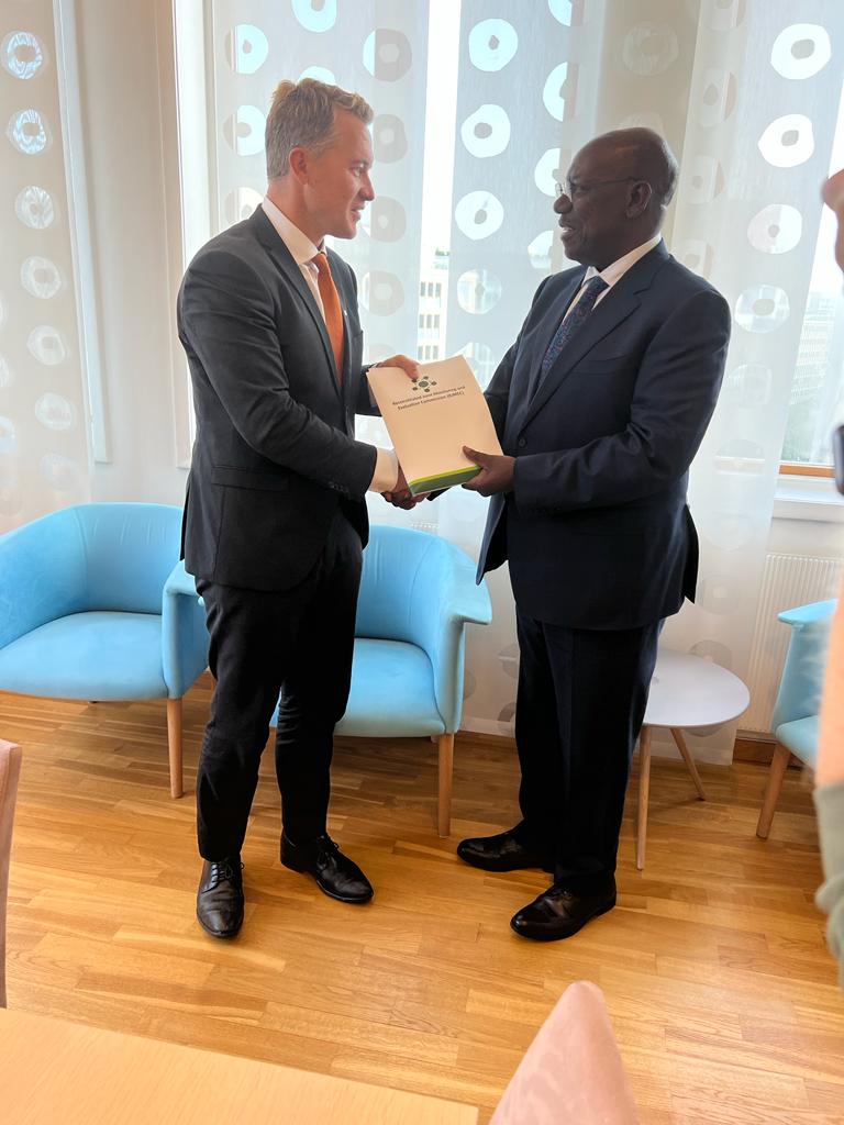 RJMECsouthsudan's tweet image. In Oslo, @RJMECsouthsudan, Chairperson Amb. @MajGenGituai briefed the Deputy Minister of Foreign Affairs of the Royal Norwegian government, H.E. Mr. Andreas Motzfeldt Kravik @akravik79 and the Norwegian Special Envoy for Sudan and South Sudan, H.E. Amb. Jon Anton Johnson. 1/3