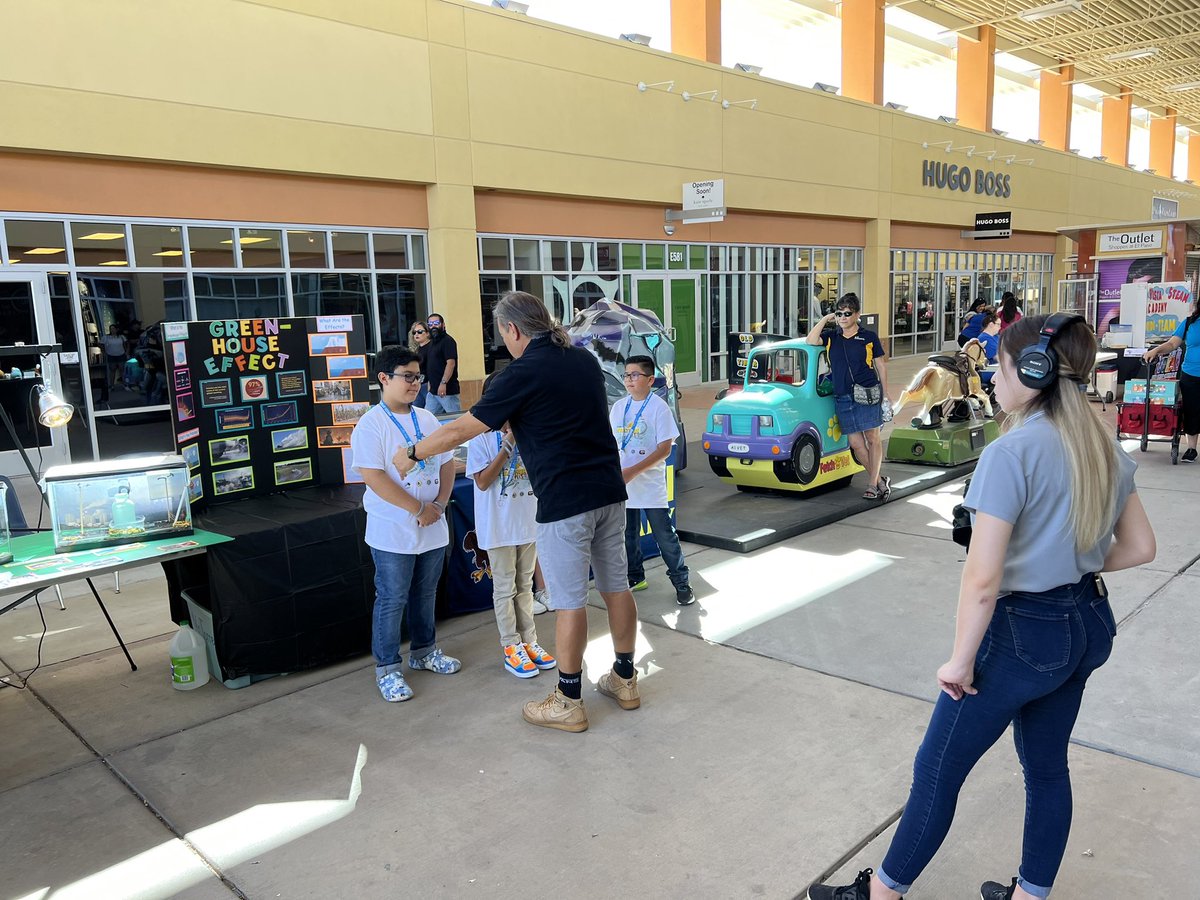 KTORRES_VDS_ESA's tweet photo. Exciting day in this yearโs Weather Fest. The Skywatchers are shedding light on the greenhouse effect and its impact on our planet. Come learn together and make a greener future! ๐ฑ๐ #WeatherFest #VistadelSolEnvironmentalScienceAcademy https://t.co/Z3Oqr5GdVY