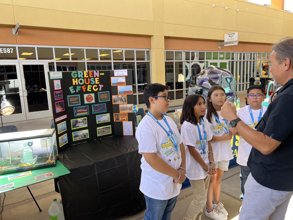 KTORRES_VDS_ESA's tweet photo. Exciting day in this yearโs Weather Fest. The Skywatchers are shedding light on the greenhouse effect and its impact on our planet. Come learn together and make a greener future! ๐ฑ๐ #WeatherFest #VistadelSolEnvironmentalScienceAcademy https://t.co/Z3Oqr5GdVY