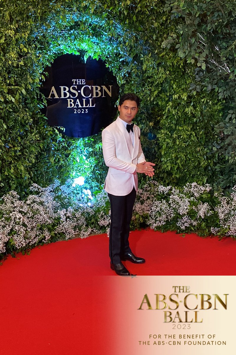 EIAN 'YAN E!

Eian Rances is dashing in white at the #ABSCBNBall2023.

Related stories: news.abs-cbn.com/list/tag/abs-c…