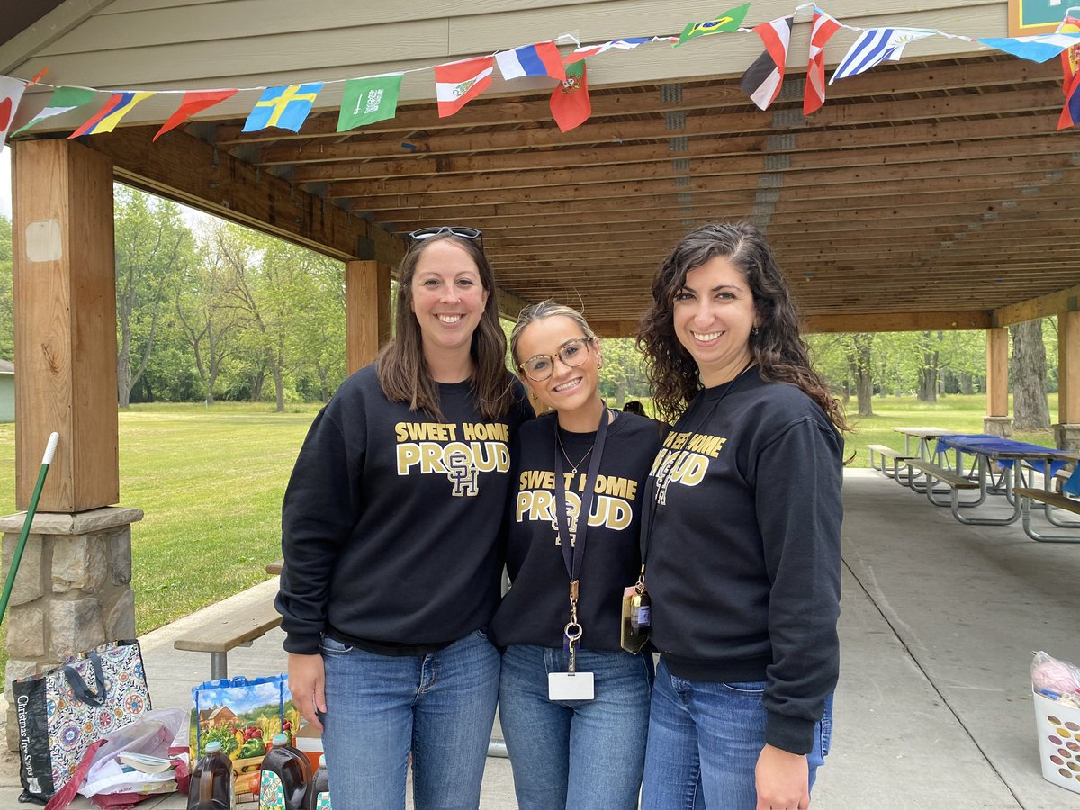 What a special night celebrating these kids. Im constantly in awe of the dedication &amp; advocacy this group of teachers provide for our kids. I was &amp; am so proud to be a part of this special job. And an extra special shout out to my former teammates <a href="/MrsSears_ENL/">Mrs. Sears</a>, Mrs. Gechoff 💙🐆