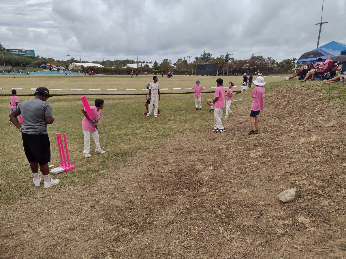 iccamericas's tweet photo. Wonderful to see the kids also enjoying themselves during day
#CRIIIO. @CricketBermuda @ICC https://t.co/pfxXWOdrJT