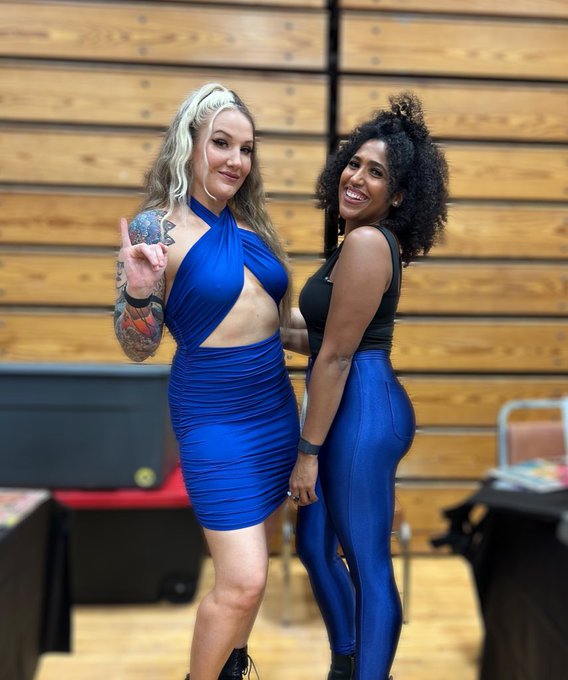 Come get HEX&rsquo;d today in Chillicothe, Ohio! @MartiBelle &amp; I will be signing &amp; taking photos at the OUC<a class="tags" target="_blank" title="On Twitter" href="/?out=eyJ0eXAiOiJKV1QiLCJhbGciOiJIUzUxMiJ9.eyJpYXQiOjE3MjA2OTM5MjQsImlzcyI6InR3cG9ybnN0YXJzLmNvbSIsIm5iZiI6MTcyMDY5MzkyNCwiZXhwIjoxNzUyMjI5OTI0LCJyZWRpcmVjdF91cmwiOiJodHRwczovL3R3aXR0ZXIuY29tL01hcnRpQmVsbGUifQ.4CaIjuwpvXODhglF-RB6uXB7W1_pFWqjTHVRm4m-fUyTr-XcMiaWLDjkK13Ojqap0trgP08_aiEYqEC3peVVjg">@MartiBelle</a><a href="/tag/hotgirltwitch"class="tags"><span>#hotgirltwitch</span></a>