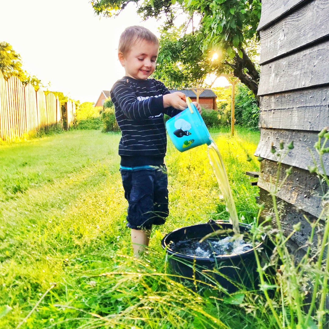 transformingaut's tweet photo. Did you know that... water play can be calming and provide sensory stimulation?
Try setting up a play area with containers, water toys, and a shallow basin of water, see how your child enjoys playing with water
#TransformingAutismProject #Autism #Potential #Asperger https://t.co/pFKG3xTmEZ