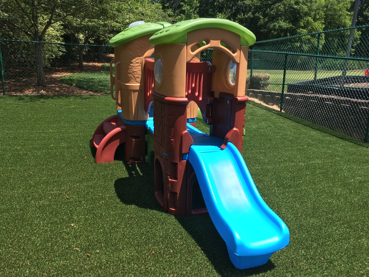 ForeverLawnCL's tweet image. Fun Fact: Our Playground Grass is engineered for maximum durability, making it perfect for high-energy playtimes and endless adventures! 🛝 ⚽ 😎 #PlaygroundAdventures #DurableFun