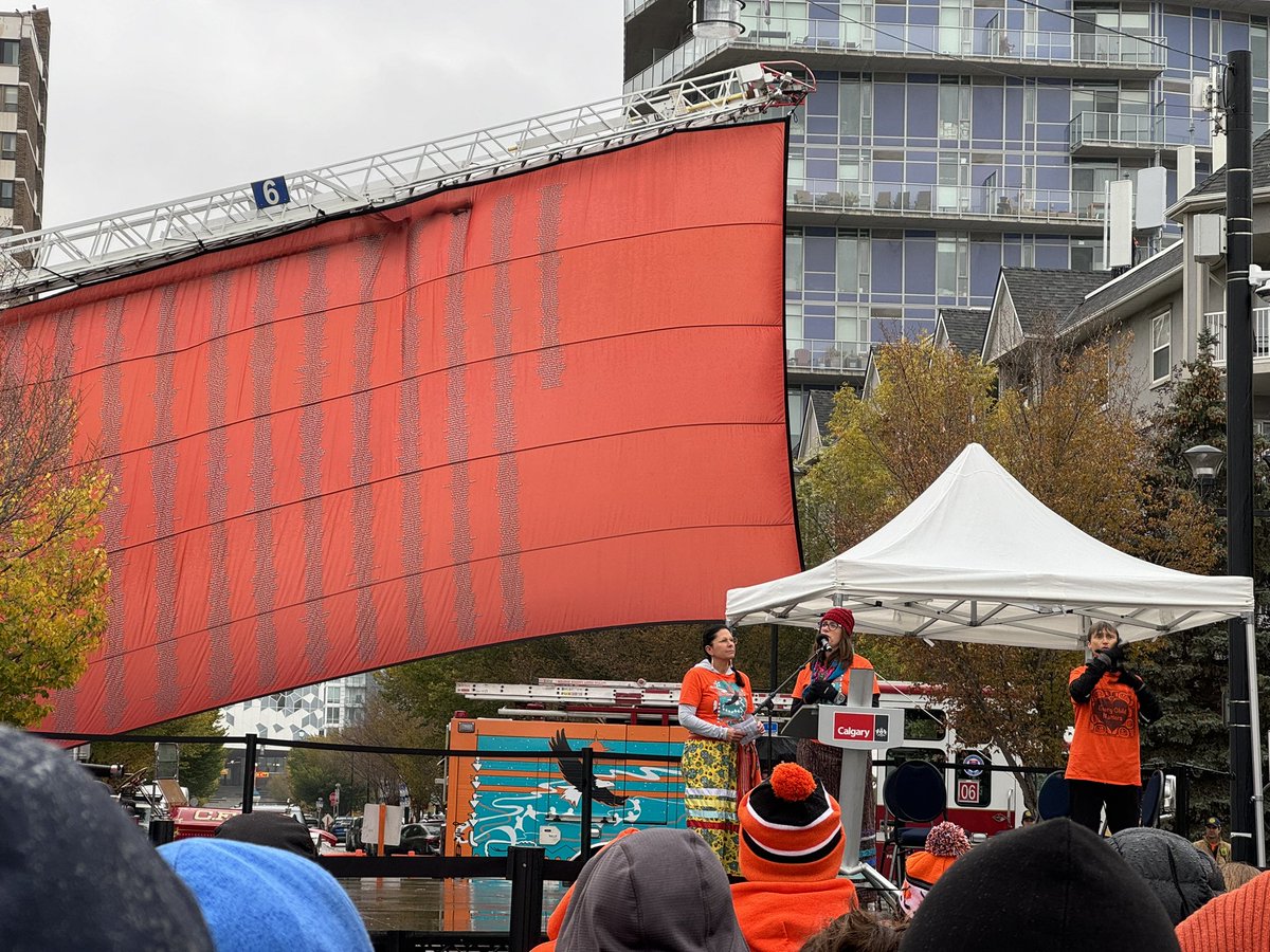 Laura Hack tweet media