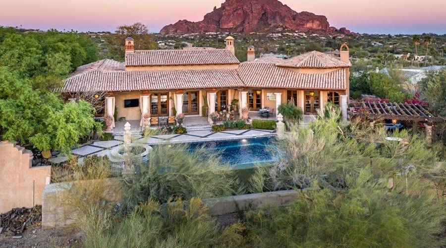 uniquehomeslux's tweet image. Stunning #custombuilt Nance – Spanish Mediterranean in Paradise Valley. Mountain #views of Camelback Mountain, Praying Monk, McDowells, Piestewa Peak, and more!

-#ParadiseValley #Arizona
-4 Beds, 6 Baths
-6,248 Sqft

Jan Kabbani | (602) 739-5050 | bit.ly/46c24L5