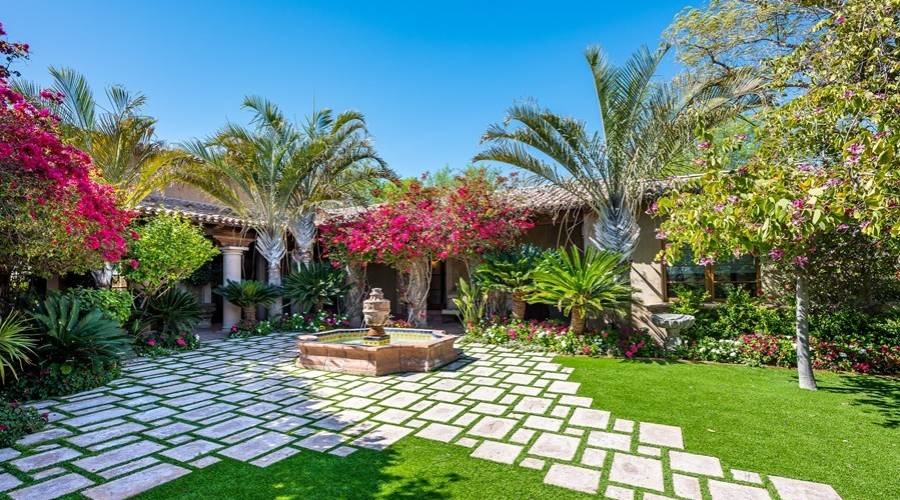 uniquehomeslux's tweet image. Stunning #custombuilt Nance – Spanish Mediterranean in Paradise Valley. Mountain #views of Camelback Mountain, Praying Monk, McDowells, Piestewa Peak, and more!

-#ParadiseValley #Arizona
-4 Beds, 6 Baths
-6,248 Sqft

Jan Kabbani | (602) 739-5050 | bit.ly/46c24L5