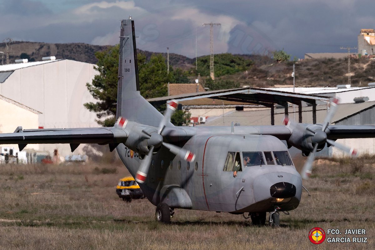 SpottersMurcia's tweet photo. Esta mañana se ha celebrado en la #BAGetafe el 100 Aniversario de CASA #Airbus100fest y que mejores embajadores de la marca los que tenemos en la Región de Murcia como son el C-101 Aviojet (E.25) en la #BASanJavier y el C-212 Aviocar (T.12) en la #BAAlcantarilla 📸 @byjgr https://t.co/G1enifkHbw