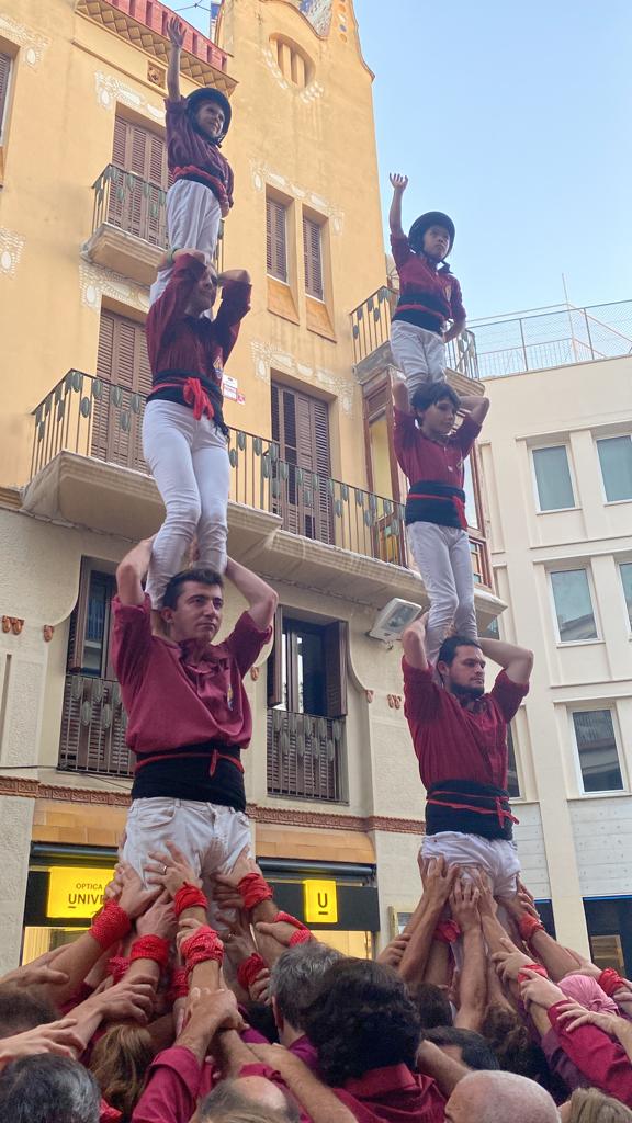 2p4 per tancar l'actuació!

<a href="/DeMediona/">Castellers de Mediona</a>: pd4, 3d6a, idTd6, Td6, 3d7, pd4
Jove: pd4cam, 4d7a, 5d7, 3d7a, 2pd4
<a href="/Xicots/">Xicots de Vilafranca</a>: pd4cam, 4d7a, 5d7, 3d7, pd5

Gràcies per l'ajuda a pinyes <a href="/Xicots/">Xicots de Vilafranca</a> i <a href="/DeMediona/">Castellers de Mediona</a>, sort i encerts en aquest tram final de temporada.

#SempreJove
