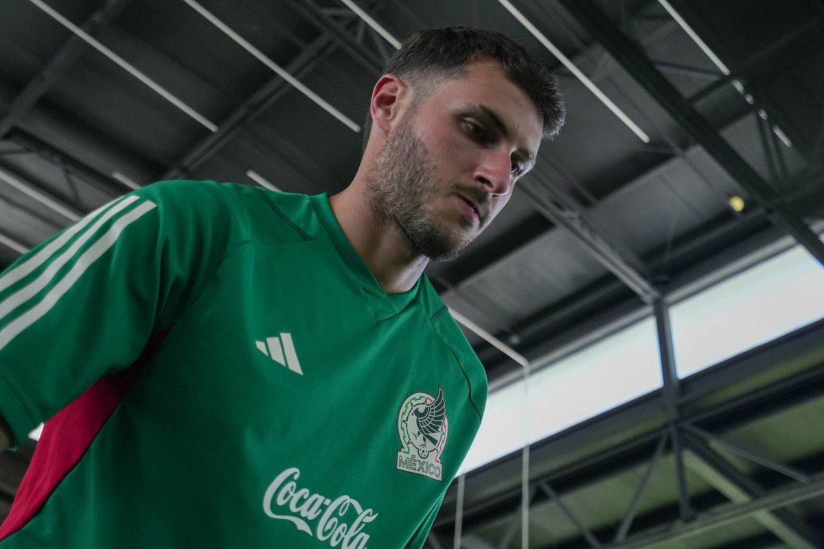 Mexican National Team (@miseleccionmxEN) on Twitter photo 2023-09-30 18:03:48 🔝 @Santigim11 is Eredivisie’s scoring leader with 10 goals in 7 games! ⏱️ 82 minutes ⚽️ 1 goal 🎯 3 shots on goal 💈1 shot to the post ✅ 6/9 successful passes (67%) 🔝 @Santigim11 is Eredivisie’s scoring leader with 10 goals in 7 games! ⏱️ 82 minutes ⚽️ 1 goal 🎯 3 shots on goal 💈1 shot to the post ✅ 6/9 successful passes (67%)