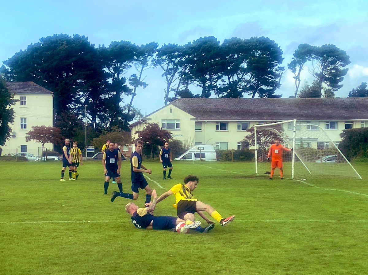 LeagueLimits's tweet photo. @WarehamRangerss reserves 7-0 Hotspire Football Club Mens

From start to finish it was a dominant performance from Wareham Unfortunately Hotspire didn’t create many chances or create any problems for Wareham. https://t.co/xuYgnY9nPC