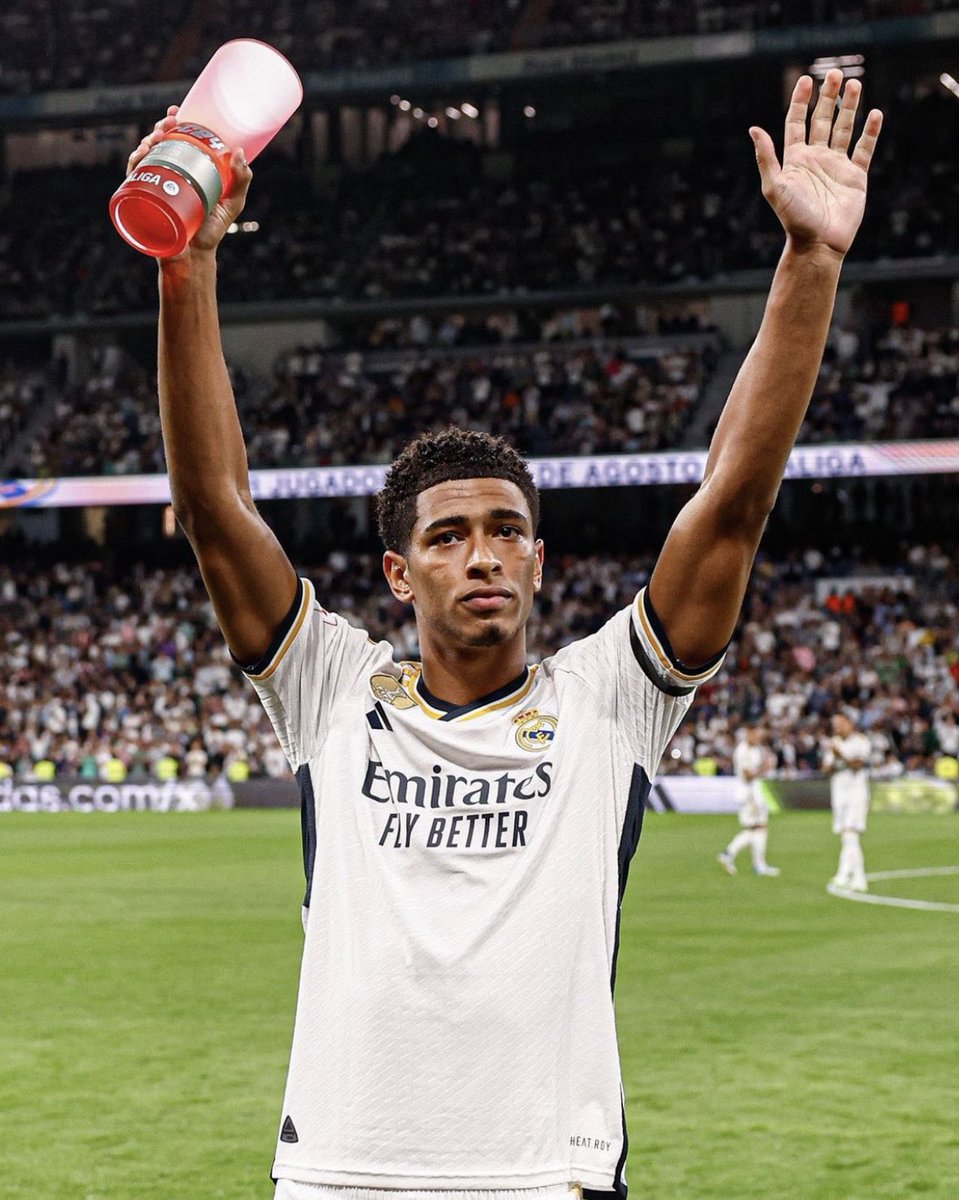 One more for Jude Bellingham. 8 games, 7 goals as Real Madrid player. ⚪️✨

What a signing.