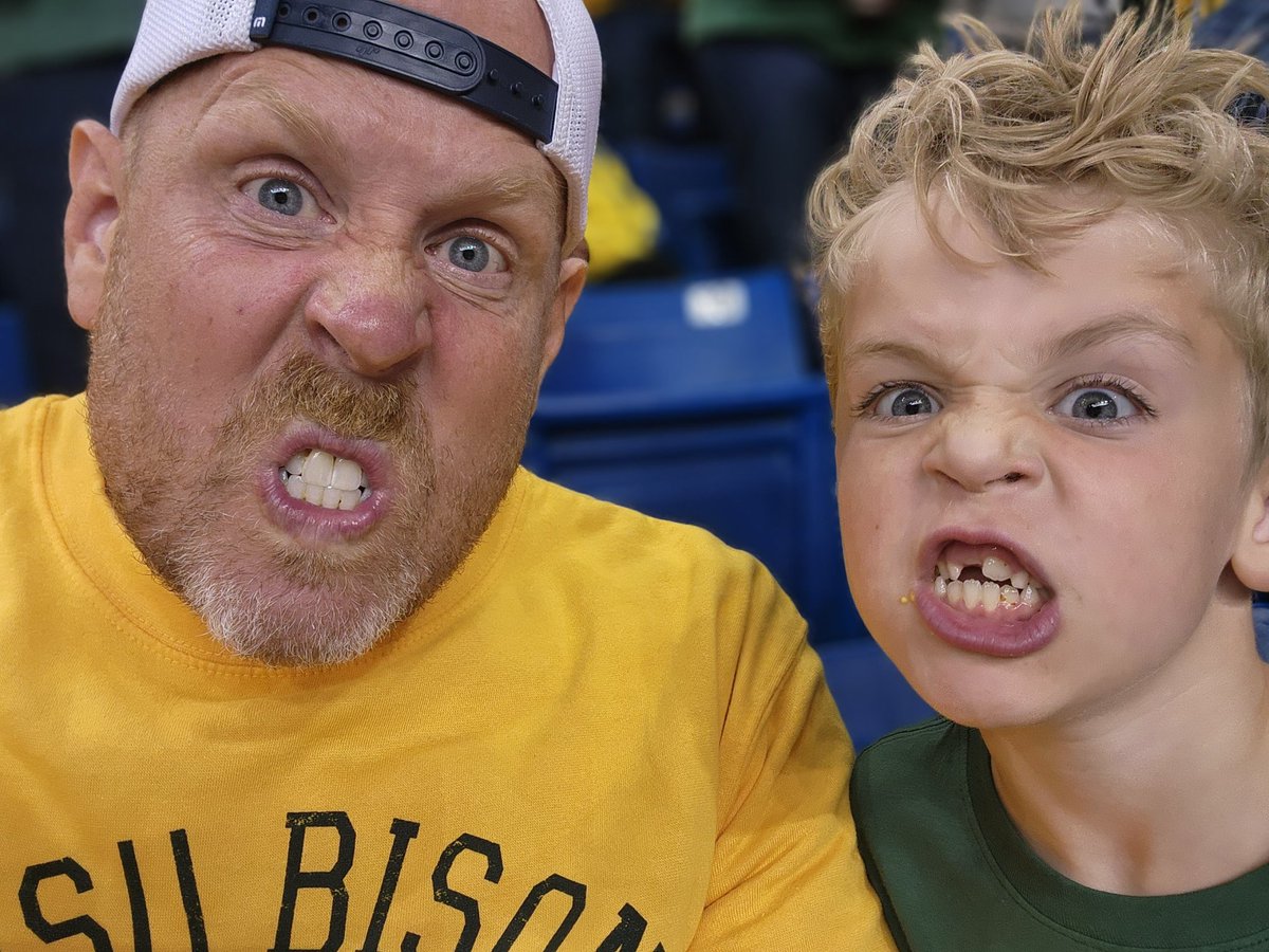 erikhatch's tweet image. #scheelsgameday