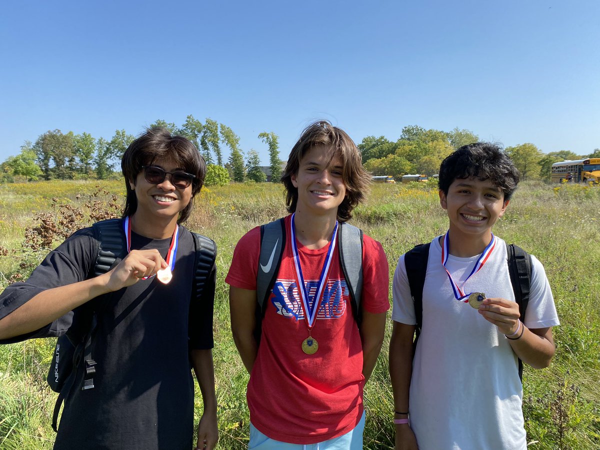 SEHSBoysXC's tweet photo. More award winners for SEXC! Congrats Varsity finishers Logan Iott (14th), Gael Bibiano (24th) and FR/So finisher Aldrin Boongaling (10th). #gostorm #ranfast https://t.co/7guf91DJgm