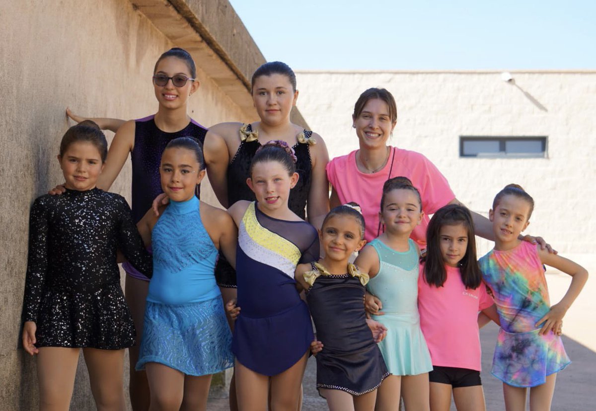 CpCelra's tweet photo. Avui les nostres patinadores han participat a l’Open Nivells 1, 2, 3 i 4 a Llers. 

Nivell 1️⃣: 
-Grup C: Gala 4ta🏅
-Grup B: Laia A.🥈, Júlia C, Biatriz, Laia C.
-Grup A: Laia R, Júlia G,  Maria dels Angels https://t.co/NZ6hbNPl0l