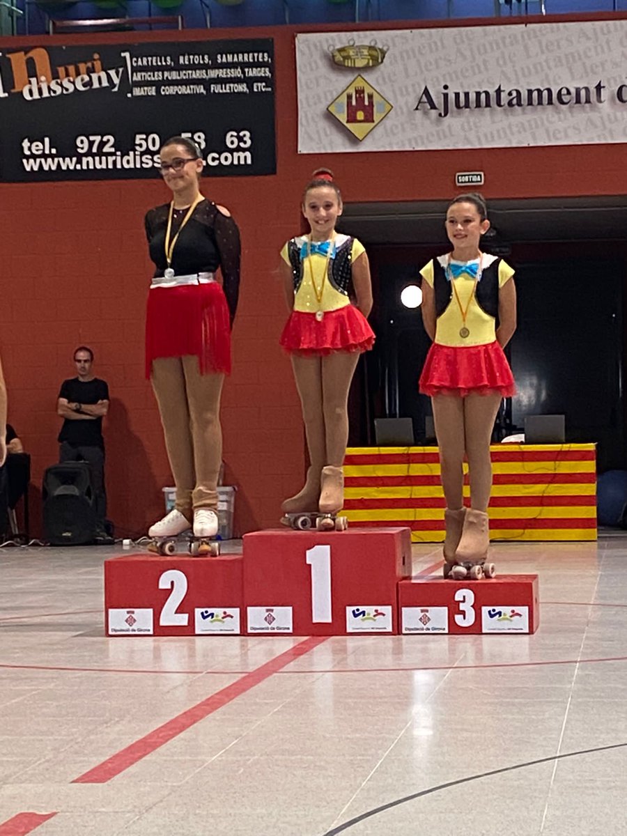 CpCelra's tweet photo. Nivell 3️⃣
-Grup C: Clàudia C.🥇Alba M.🥈, Anna 4ta🏅, Afra, Aina B, Sofia M. 
-Grup D: Xènia

Nivell 4️⃣
-Grup C: Nora N.🥉

Enhorabona a totes, bon començament!💪🏼🩷 https://t.co/C4EzjYu1mh