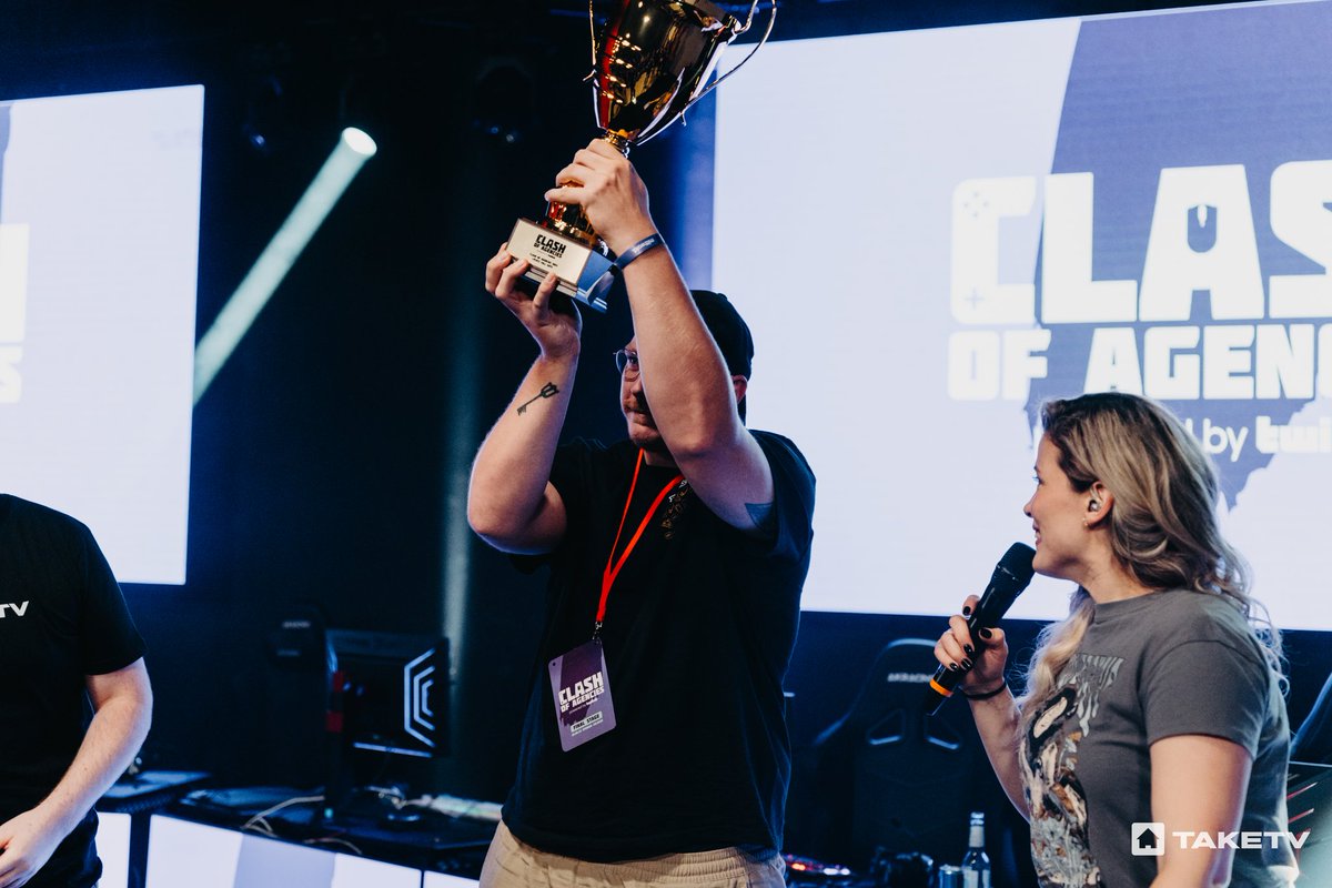 Da sich die <a href="/freaks4ugaming/">Freaks 4U Gaming</a> den Pokal (👑) in Fall Guys schnappen, gehen (fast) alle Agenturen, die sich für die Finals qualifiziert haben mit Pokal nach Hause #EhrenCoA