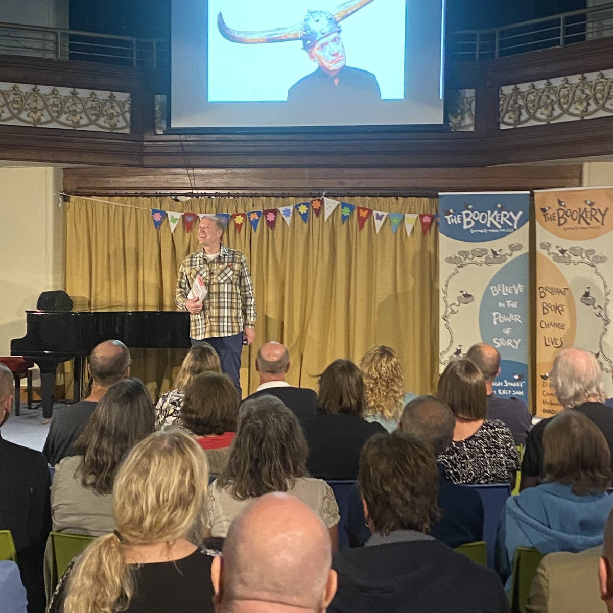 We’re with the fabulous @AdrianEdmondson for a hilarious sell-out event in #Crediton this evening! #lovebooks #authortour #choosebookshops