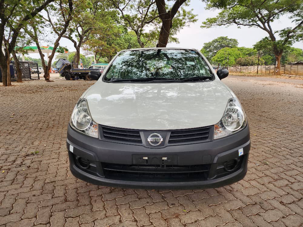 cowboycardealer's tweet image. Am selling cars guys ndega handigone help a brother to get a dollar 🫡 Nemo ndinovimba. Prices and location inbox  NB we deliver to your door step .. fuel ndoisa hangu test drive mahara .