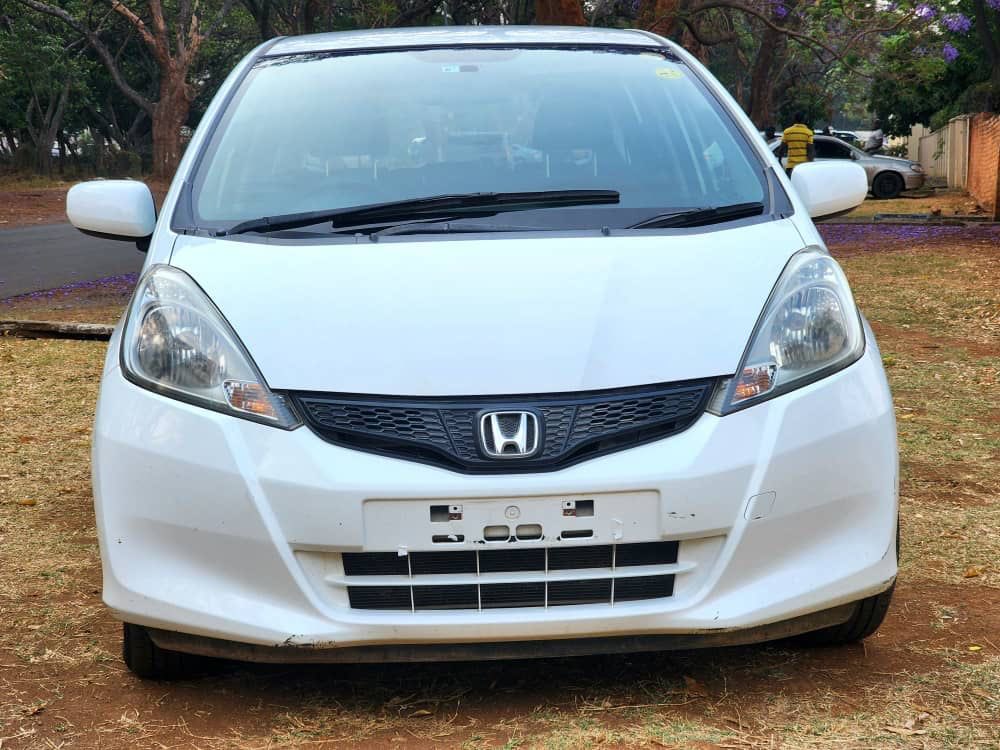 cowboycardealer's tweet image. Am selling cars guys ndega handigone help a brother to get a dollar 🫡 Nemo ndinovimba. Prices and location inbox  NB we deliver to your door step .. fuel ndoisa hangu test drive mahara .