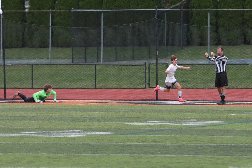 DPTideSoccer's tweet image. The Tide Varsity soccer team gets the victory in overtime over Marple Newtown 3-2 thanks to a game winning goal by Matt Pascale ‘25! The first two goals were provided by Josh Rick ‘26 and Ryan Samms ‘25 @athletics_devon