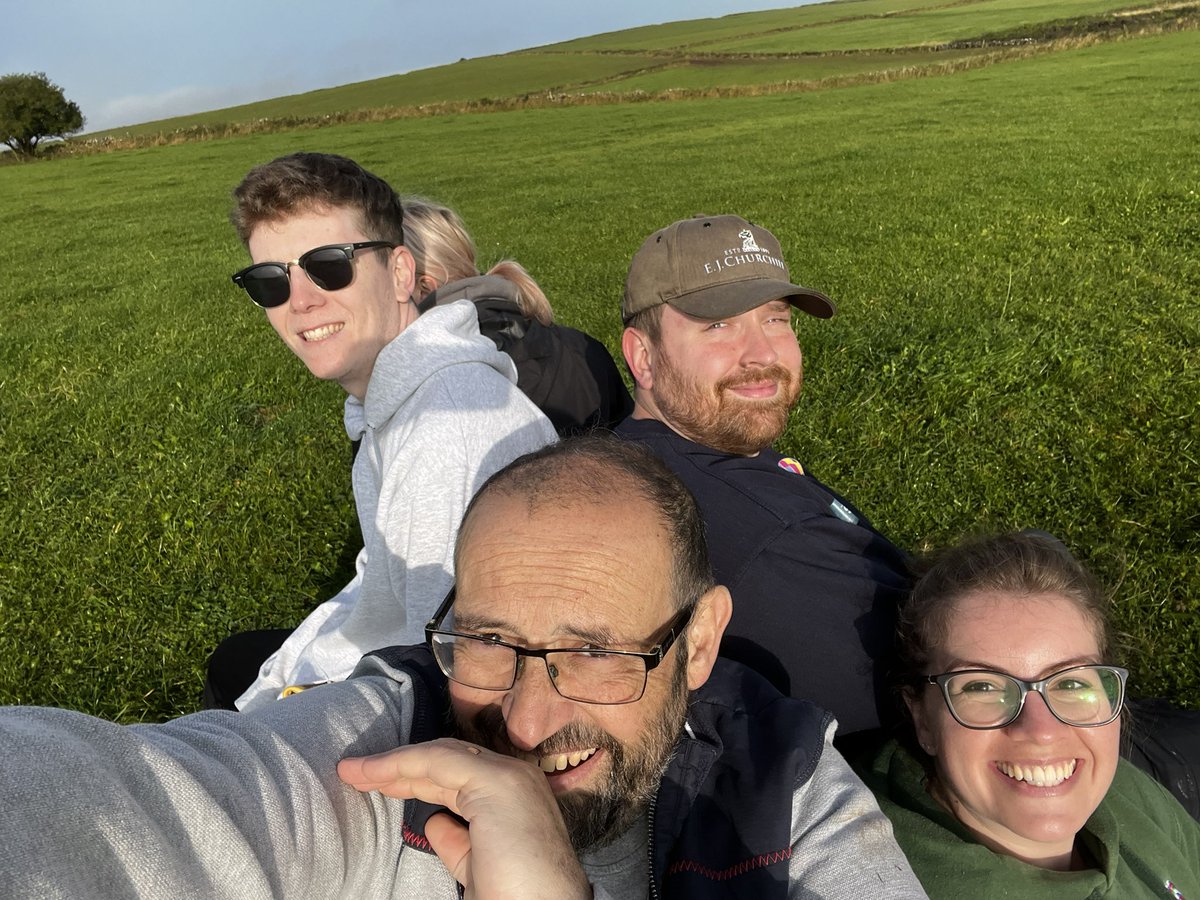 We had a great flight this morning over the Peak District, thanks to Rach, Em, Dan, Niamh    and Andy for jumping in!