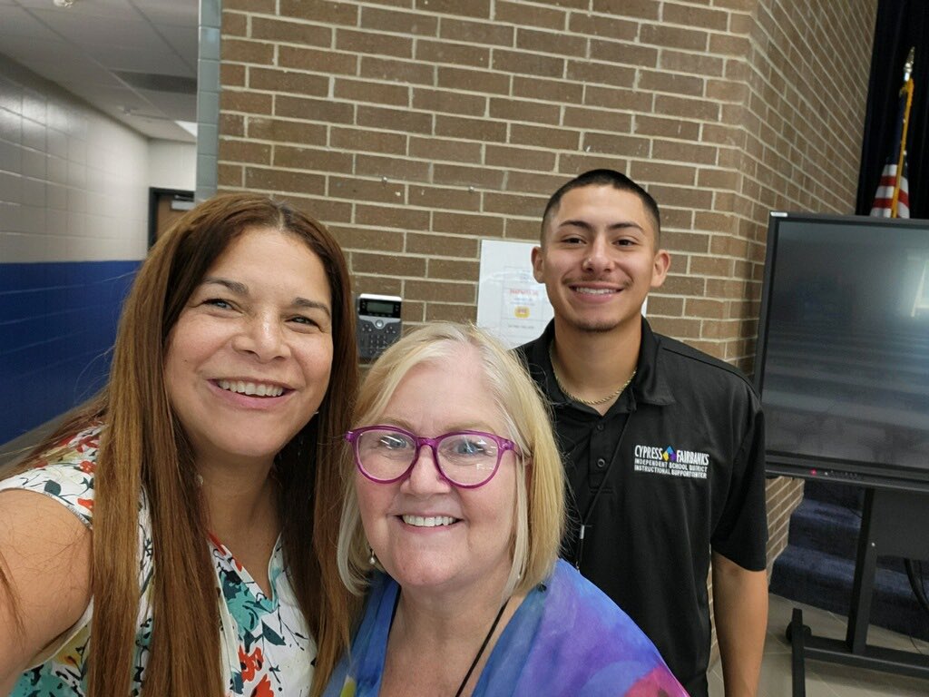 CFISD EBs (@cfisdels) on Twitter photo Thank you Stacye, Irene, and Andrew for supporting our families with ESL class registration this morning!! <a href="/OwensElementary/">Owens Elementary</a> 📝📝📚📚 Thank you Stacye, Irene, and Andrew for supporting our families with ESL class registration this morning!! <a href="/OwensElementary/">Owens Elementary</a> 📝📝📚📚