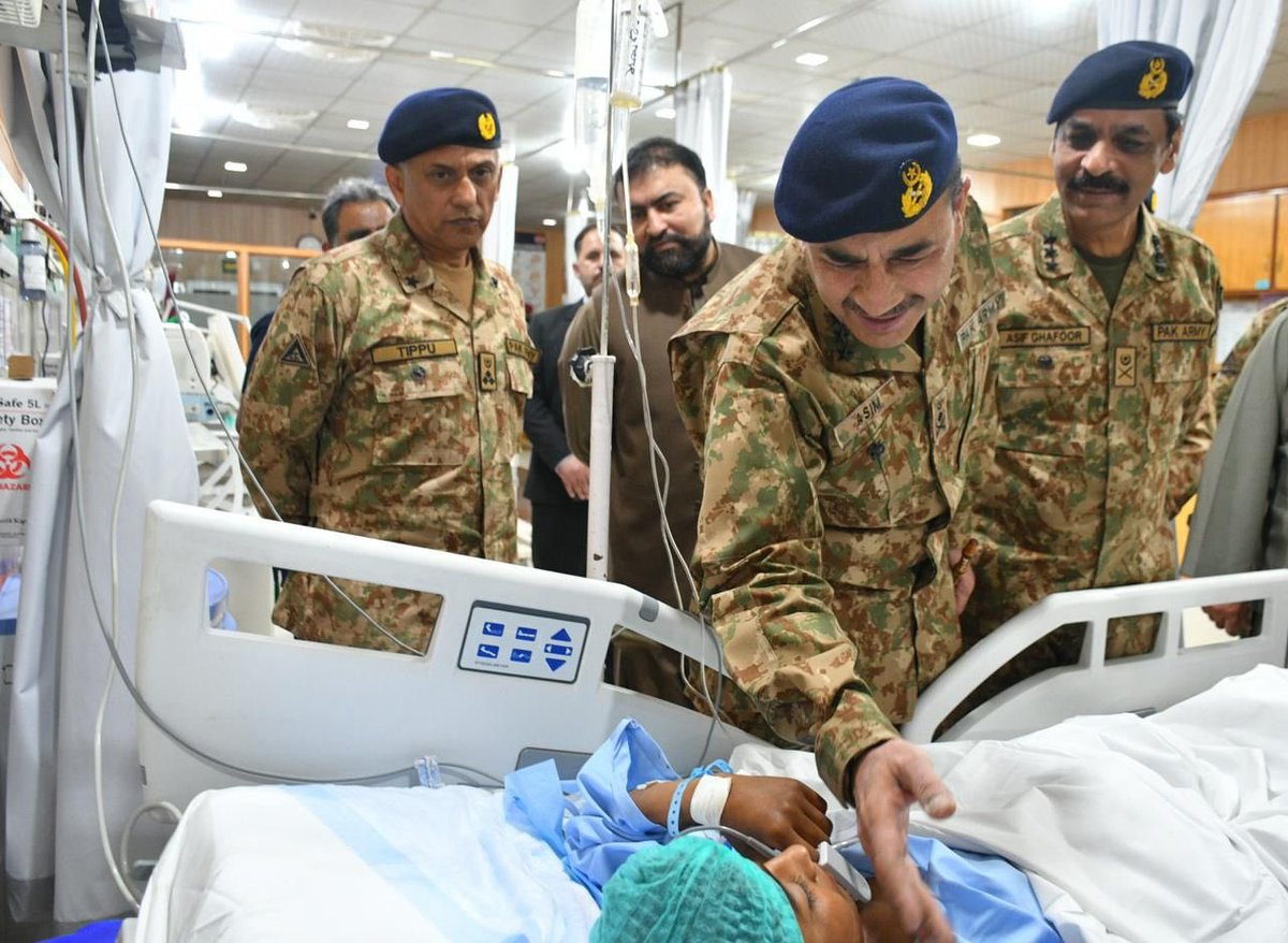 PakistanFauj's tweet photo. General Syed Asim Munir, NI(M), Chief of Army Staff (#COAS) visited Quetta today, where he was briefed on recent terrorist attacks in #Mastung & Zhob.

@OfficialDGISPR #Pakistan #ISPR

The briefing was also attended by Federal Minister of Interior, Chief Minister Balochistan and key Provincial Ministers alongwith senior civil and military officials. The participants offered Fateha for the Shuhadas of Mastung, Hangu and Zhob incidents. 

COAS paid rich tribute to the Shuhada and remarked “Such incidents of Terrorism on 12  Rabi’ al-Awwal, depicts the ill intent of the Khawarij, who have the backing of State Sponsors of Terrorism. These terrorists and their facilitators, having no link with religion and ideology, are proxies of the enemies of Pakistan and its people. These forces of evil will continue to face full might of the state and security forces backed by a resilient nation. Our operation against terrorists would continue unabated and the Armed Forces, Intelligence and Law Enforcement Agencies shall not rest till the menace of terrorism is rooted out from the country”.

COAS emphasised “People of Pakistan have rejected terrorists’ pseudo ideology and propaganda of their backers and they are fully committed to peace, economic progress & human development which indeed is causing lot of distress to forces of evil in and outside of Pakistan”. 

COAS visited CMH Quetta, where he met the injured and families of Mastung incident who are being provided full medical care by Pakistan Army. He also lauded the bravery and resilience of Balochistan Police and Law Enforcement personnel. He assured full cooperation and support to the families of shuhada and assured them that terrorists, their abettors and facilitators will not be spared.

Earlier on arrival, COAS was received by Chief Minister Balochistan and Commander Balochistan Corps.