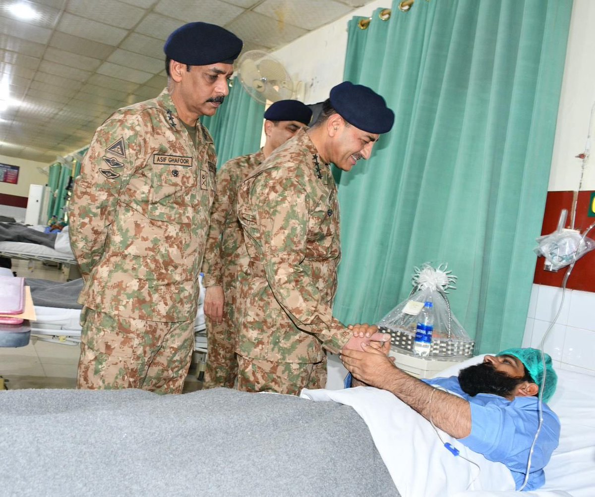 PakistanFauj's tweet photo. General Syed Asim Munir, NI(M), Chief of Army Staff (#COAS) visited Quetta today, where he was briefed on recent terrorist attacks in #Mastung & Zhob.

@OfficialDGISPR #Pakistan #ISPR

The briefing was also attended by Federal Minister of Interior, Chief Minister Balochistan and key Provincial Ministers alongwith senior civil and military officials. The participants offered Fateha for the Shuhadas of Mastung, Hangu and Zhob incidents. 

COAS paid rich tribute to the Shuhada and remarked “Such incidents of Terrorism on 12  Rabi’ al-Awwal, depicts the ill intent of the Khawarij, who have the backing of State Sponsors of Terrorism. These terrorists and their facilitators, having no link with religion and ideology, are proxies of the enemies of Pakistan and its people. These forces of evil will continue to face full might of the state and security forces backed by a resilient nation. Our operation against terrorists would continue unabated and the Armed Forces, Intelligence and Law Enforcement Agencies shall not rest till the menace of terrorism is rooted out from the country”.

COAS emphasised “People of Pakistan have rejected terrorists’ pseudo ideology and propaganda of their backers and they are fully committed to peace, economic progress & human development which indeed is causing lot of distress to forces of evil in and outside of Pakistan”. 

COAS visited CMH Quetta, where he met the injured and families of Mastung incident who are being provided full medical care by Pakistan Army. He also lauded the bravery and resilience of Balochistan Police and Law Enforcement personnel. He assured full cooperation and support to the families of shuhada and assured them that terrorists, their abettors and facilitators will not be spared.

Earlier on arrival, COAS was received by Chief Minister Balochistan and Commander Balochistan Corps.