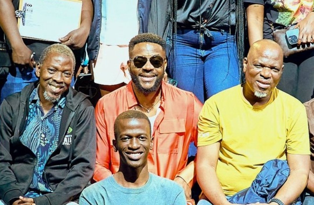 spicybuz's tweet photo. Finally a rare picture of big brother, yayyy!!
1. Diary session Biggie in black jacket
2. Ebuka - centre back
3. Kayode  - Centre front
4. Disciplinary Biggie - yellow shirt
@BBNaija
@Ebuka
#BBNaijaAllStars   
#bbnaija 

#BBNaijaAllStars https://t.co/0tRQDkoq1J