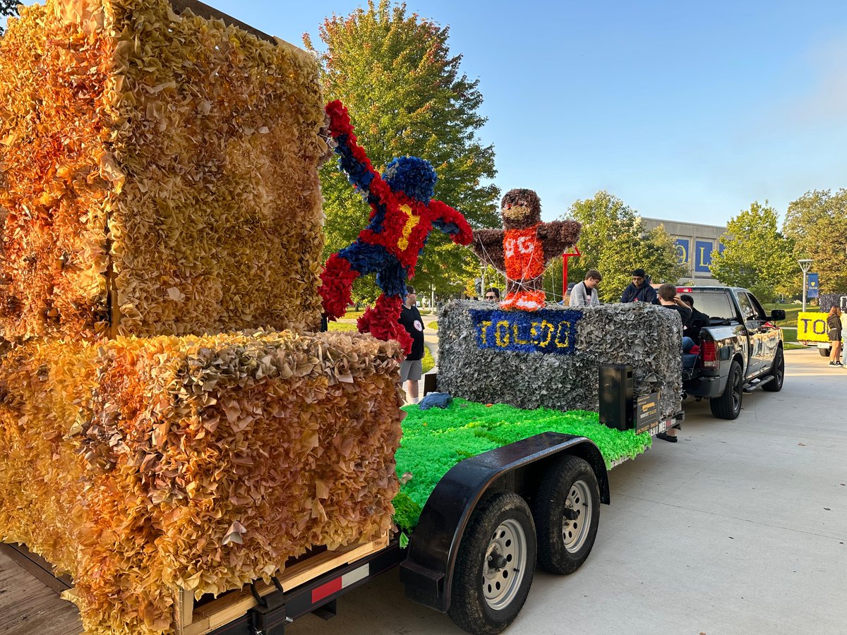 Happy homecoming! Rocky putting doc-ock in his place😤
See you at the game!
Go rockets!!! 🚀