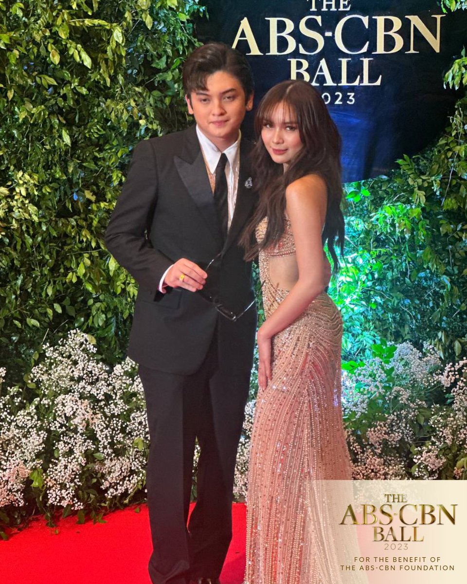 ofc_iwant's tweet photo. Killer looks! Double slaaaay!!!
The stars of Fractured, Francine Diaz and Seth Fedelin looking exceptional at the #ABSCBNBallRedCarpet2023!

#ABSCBNBall2023 https://t.co/dNnu5LUAjV