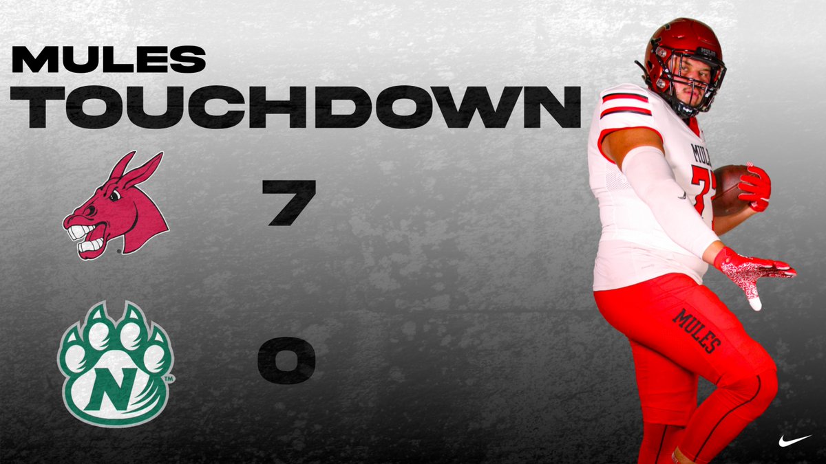 #77 Gabe Clark finds his way into the endzone for a Mules Touchdown! 

#43 Luke Dobson on the extra point. 

3:25 left to play in the 1st Quarter. 

#teamUCM X #EPIC