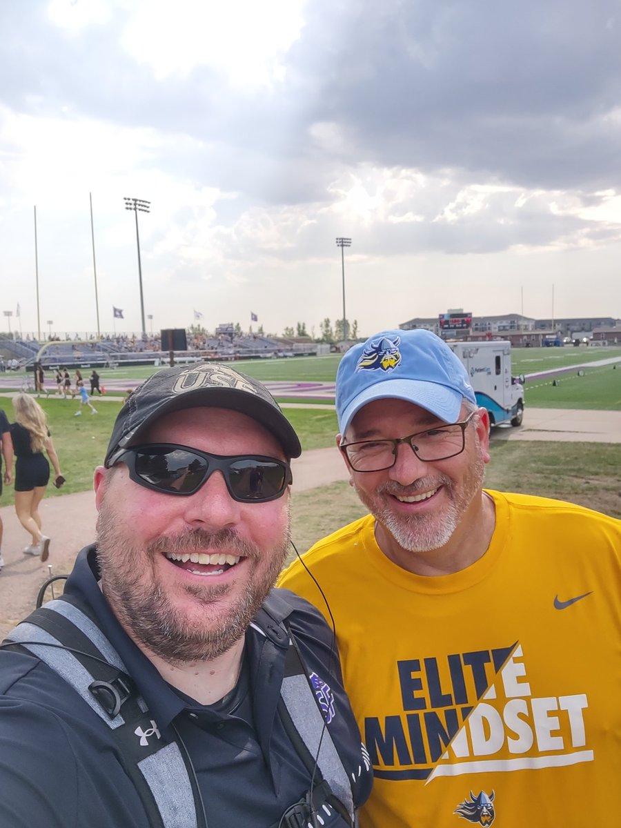 ChadBirger's tweet photo. Some more pictures from the Key to the City matchup today. https://t.co/TF0Gq8NEuZ
