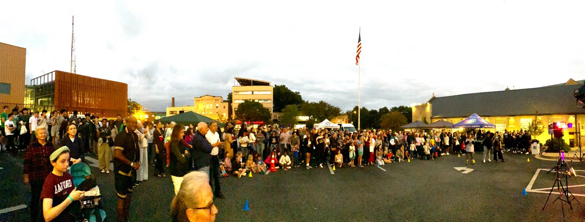 We've officially kicked off Art All Night Tenley 2023!! What a beautiful evening to enjoy art, culture, and live music right here in our very own neighborhood! It's not too late to join us, festivities go strong until midnight! More: tenleytownmainstreet.org/art-all-night-…