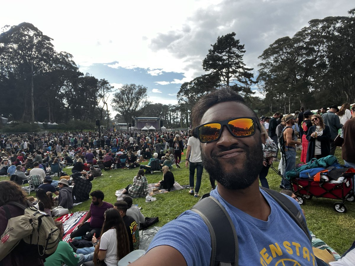 #HardlyStrictlyBluegrass someone has misunderstood I’m hiding from no one I get to choose what I put online. Get a life