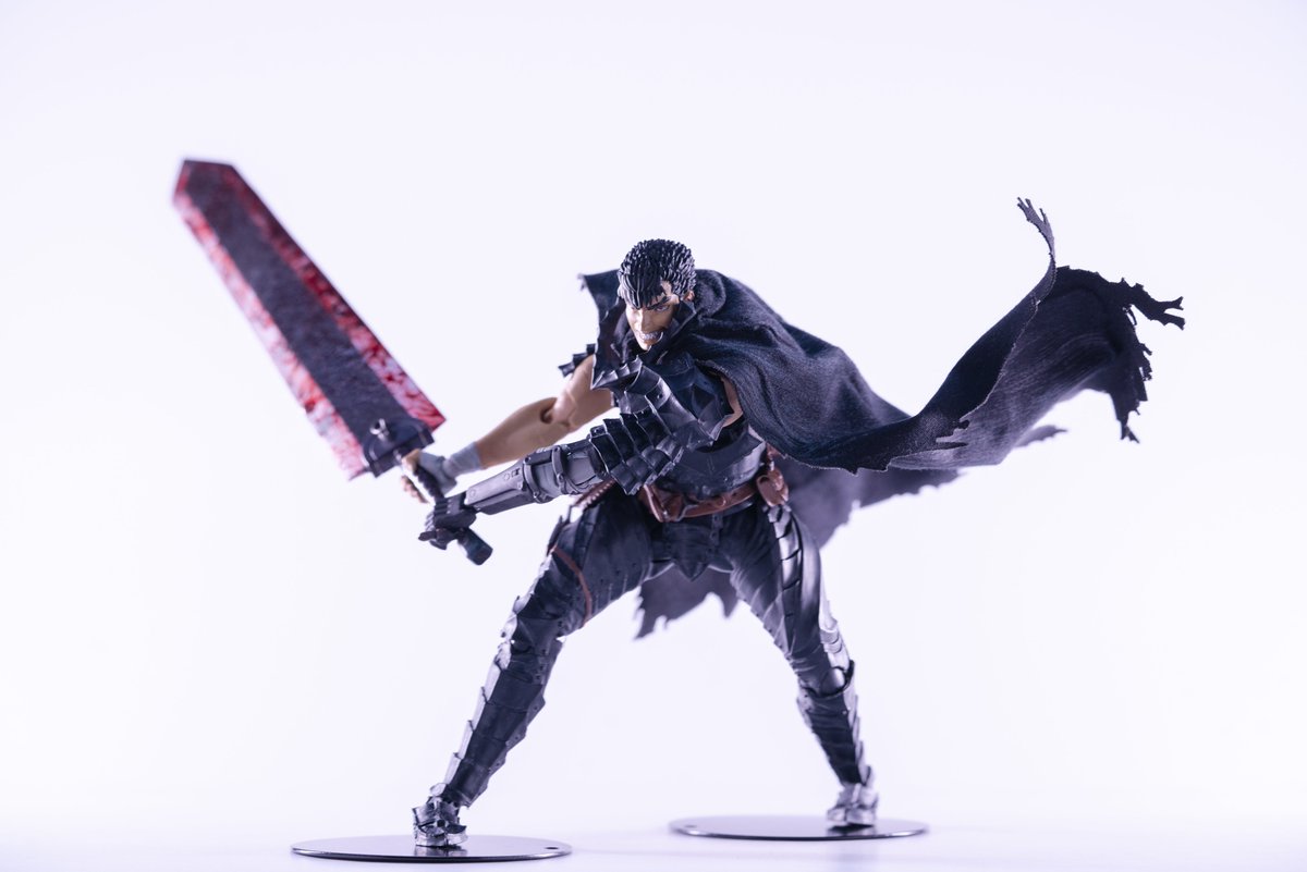ik0l1979's tweet photo. S.H.figuarts ガッツ。

ハズレ個体引いたのか各関節がふにゃふにゃ。
ドラゴンころしはfigma版よりも原作に近くて良いんですが全く保持出来ないので遊ぶならfigma版持たせた方が良いかも。

それでも各部造形、可動域などは良好。
腕の長さも動かしていると気にならないです。

 #ベルセルク https://t.co/PO1LgrkAcT