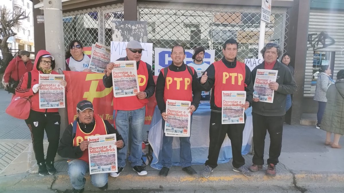 PTPChubut's tweet photo. Massa Presid Glinski Dip, para frenar a la derecha de Milei, Bullrich y seguir luchando por un rumbo popular y nacional #DefenderLoConquistado #TierraTechoTrabajo #UnionPorLaPatria @jglinski @SergioMassa @PCRargentina @JCAlderete_CCC @emilioromanlp @FitaGustavo @cgt_camioneros https://t.co/GWO7jphsoy