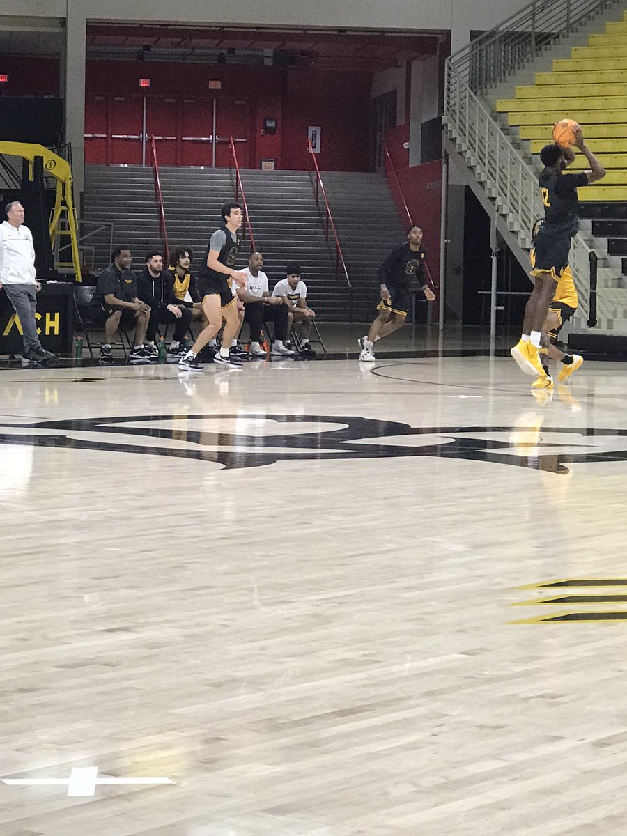 Jesuitsacbball's tweet photo. Great visit to Long Beach State today to see two Marauder Alums, player Isa Silva ‘21 and Coach Myke Scholl ‘87. @isilv3 @LBSUMBB @JesuitHighSac @JesuitAD @SacBee_JoeD https://t.co/93VWMJzupO