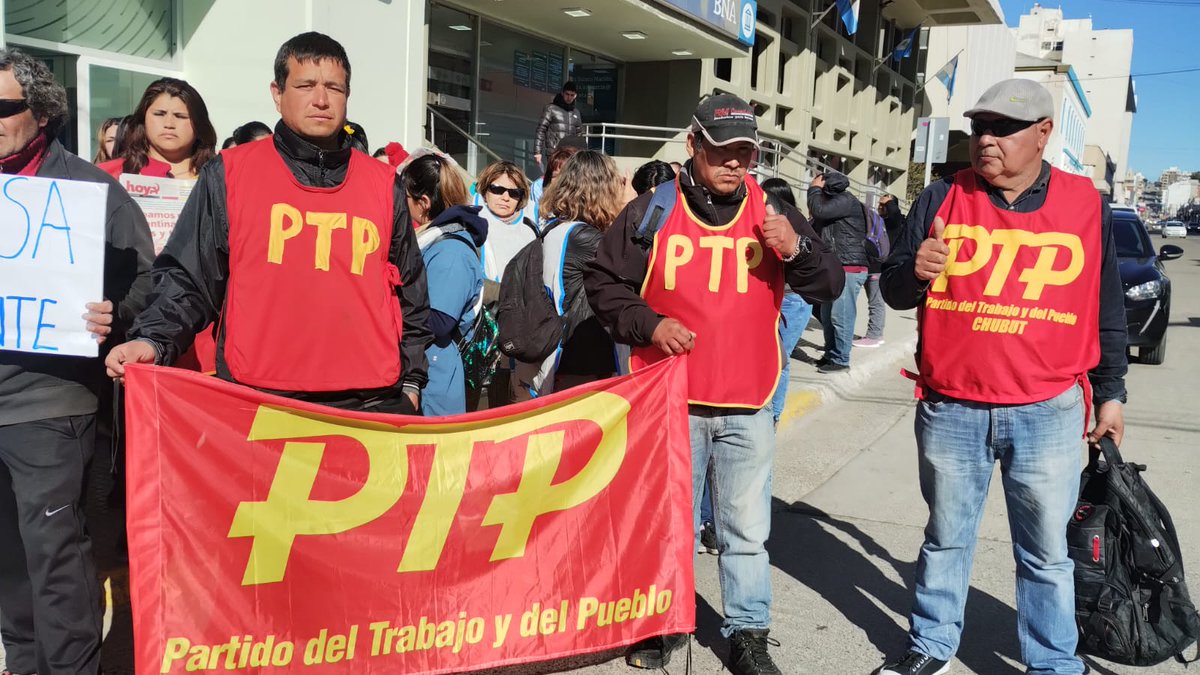 PTPChubut's tweet photo. Massa Presid Glinski Dip, para frenar a la derecha de Milei, Bullrich y seguir luchando por un rumbo popular y nacional #DefenderLoConquistado #TierraTechoTrabajo #UnionPorLaPatria @jglinski @SergioMassa @PCRargentina @JCAlderete_CCC @emilioromanlp @FitaGustavo @cgt_camioneros https://t.co/f0ZACtJx47