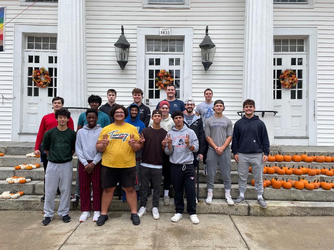 Kstcoeur's tweet photo. Shout out to AHS football for helping at the Federated Church today. 900+ pumpkins unloaded and ready to go #ClockerPride ⁦@ClockerAD⁩ https://t.co/WK3W1U5EYa