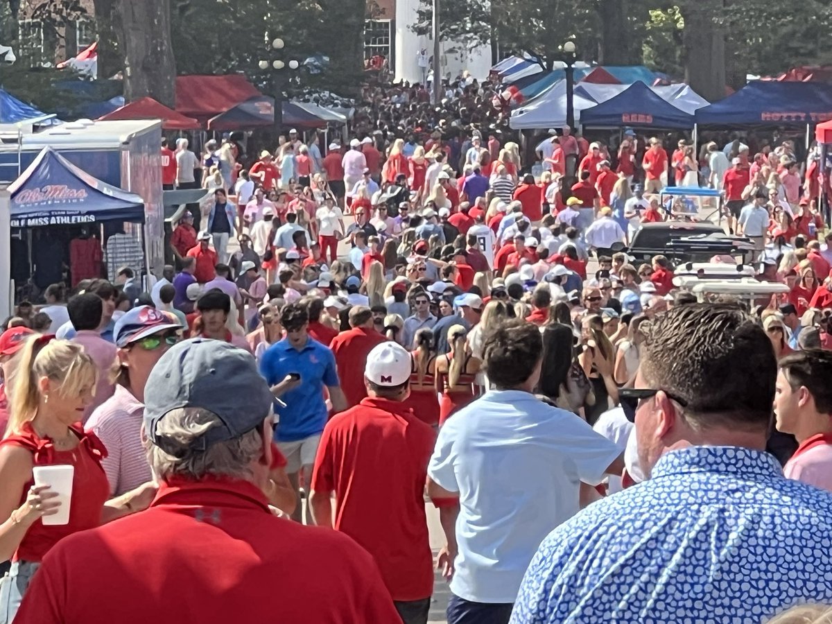BradLoganCOTE's tweet image. The LSU Game

#OleMiss | #TheGrove