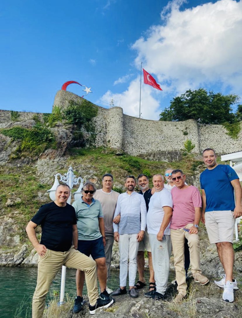 #Şampiyonlarligi 
#TireboluHatırası 
<a href="/hiakkaya/">ibrahimakkaya</a> <a href="/suatolgunn/">Suat Olgun</a> @MetinYuksel06 <a href="/serkan_060/">🇹🇷SERKAN🇹🇷</a> <a href="/ahmetprekazii/">Kasırga</a> <a href="/once_vatan__/">once _vatan__ namı diğer(kaptan)</a> <a href="/semih10621856/">semih</a>